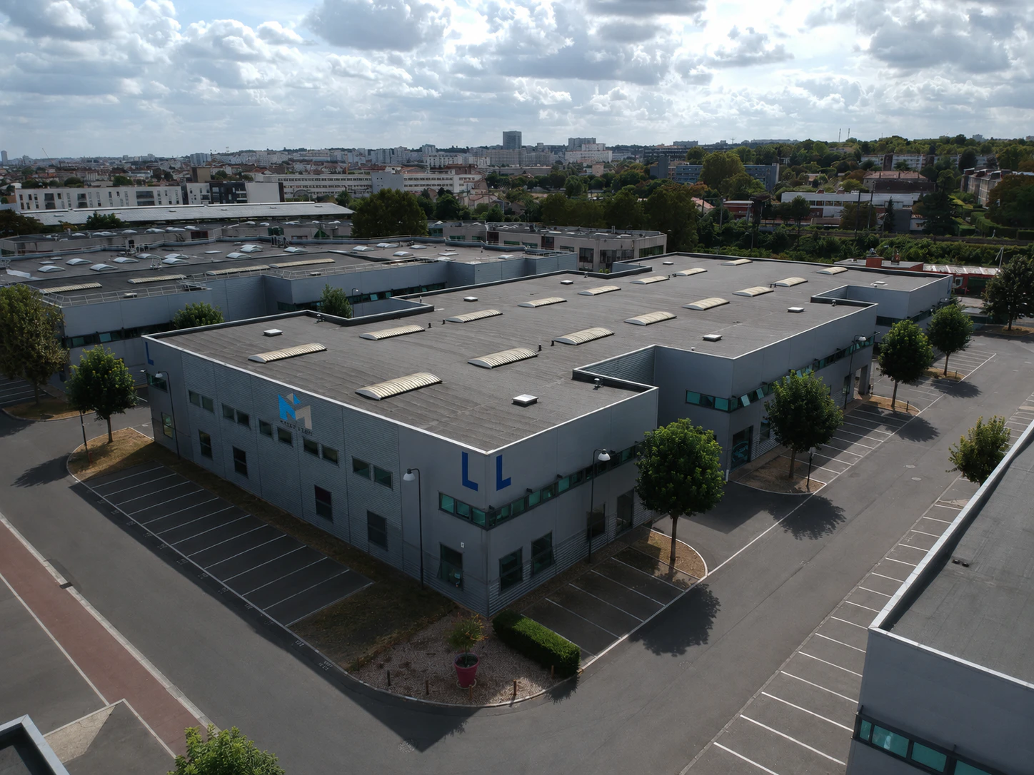 Entrepôt logistique Multitec en région parisienne